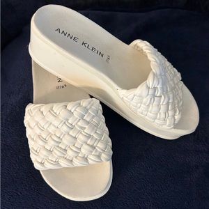 Anne Klein Vassey Wedge Slip-On size 7.5